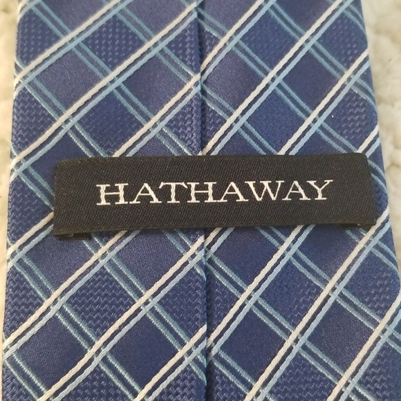 Hathaway Men's 100% Silk Tie - Picture 4 of 5